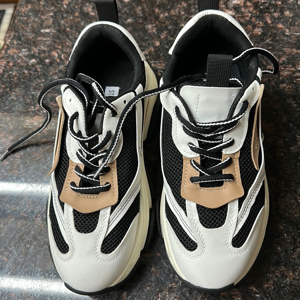 Possession Black, White and Tan Steve, Madden, New, Women’s, Size 9M, Sneakers
